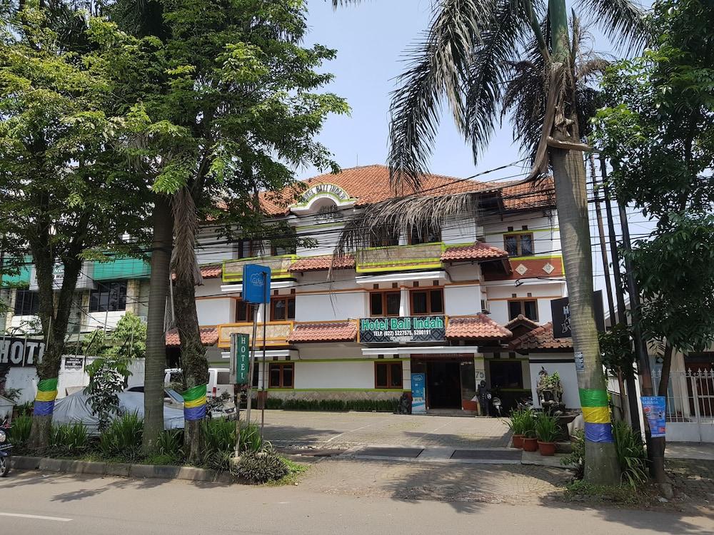 Hotel Oyo 1945 Bali Indah