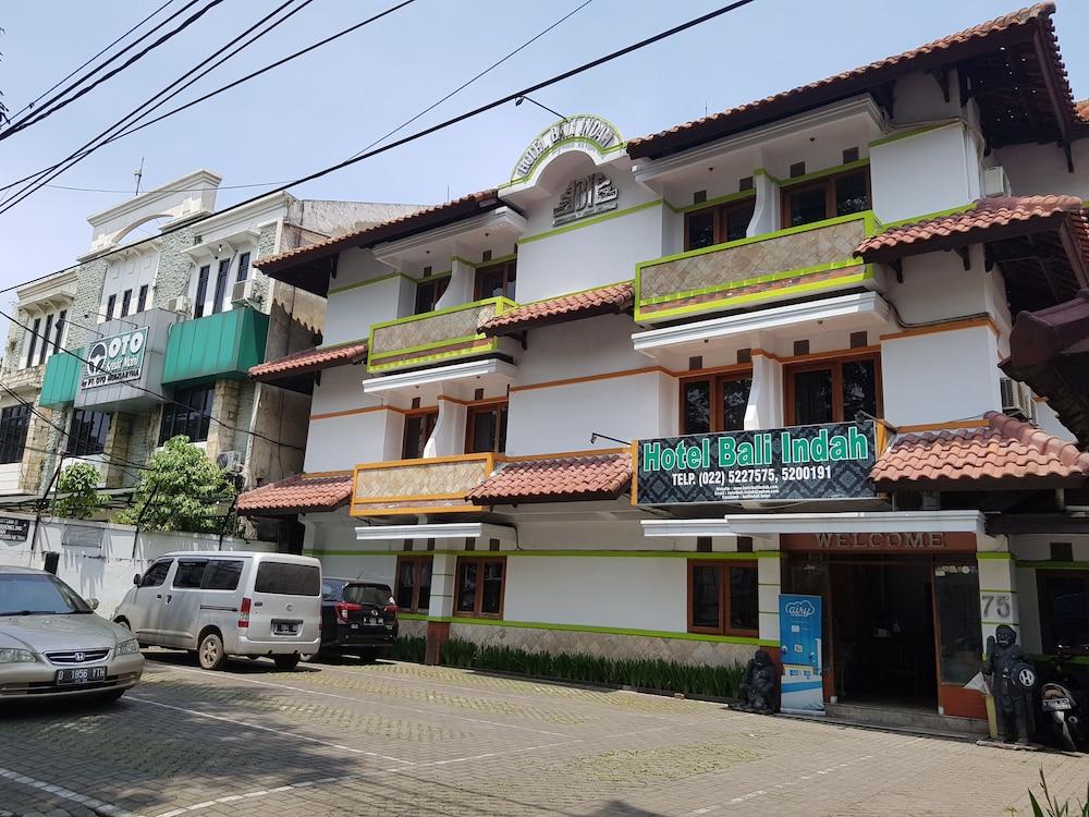 Oyo 1945 Bali Indah 2* Bandung