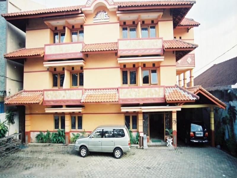 Hotel Oyo 1945 Bali Indah 2*