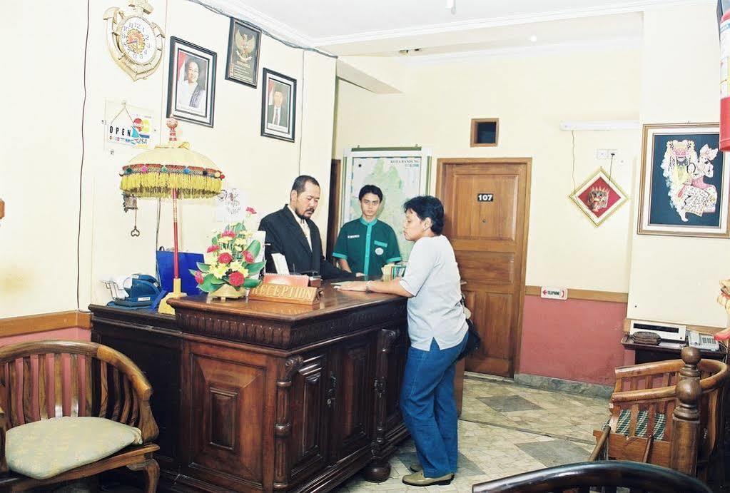 Oyo 1945 Bali Indah Hotel
