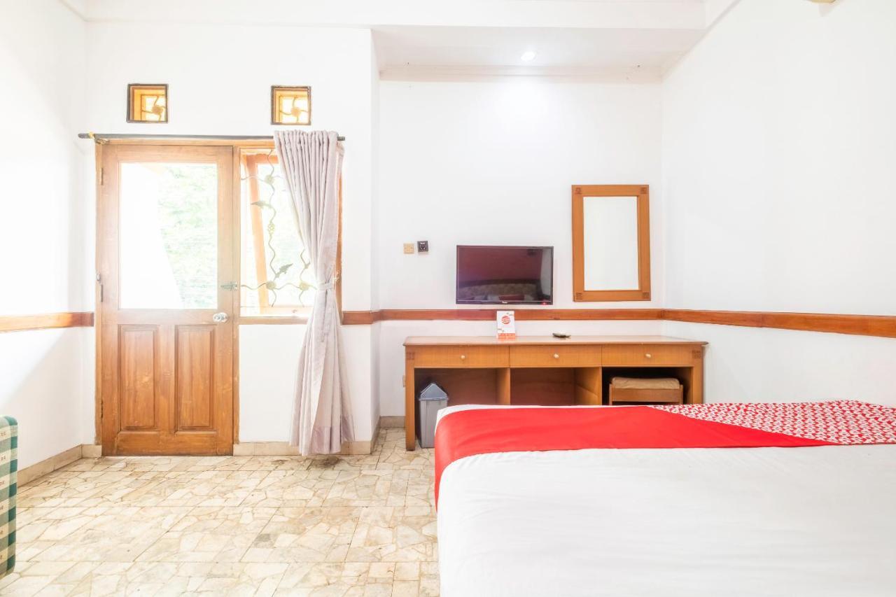 Oyo 1945 Bali Indah 2* Bandung